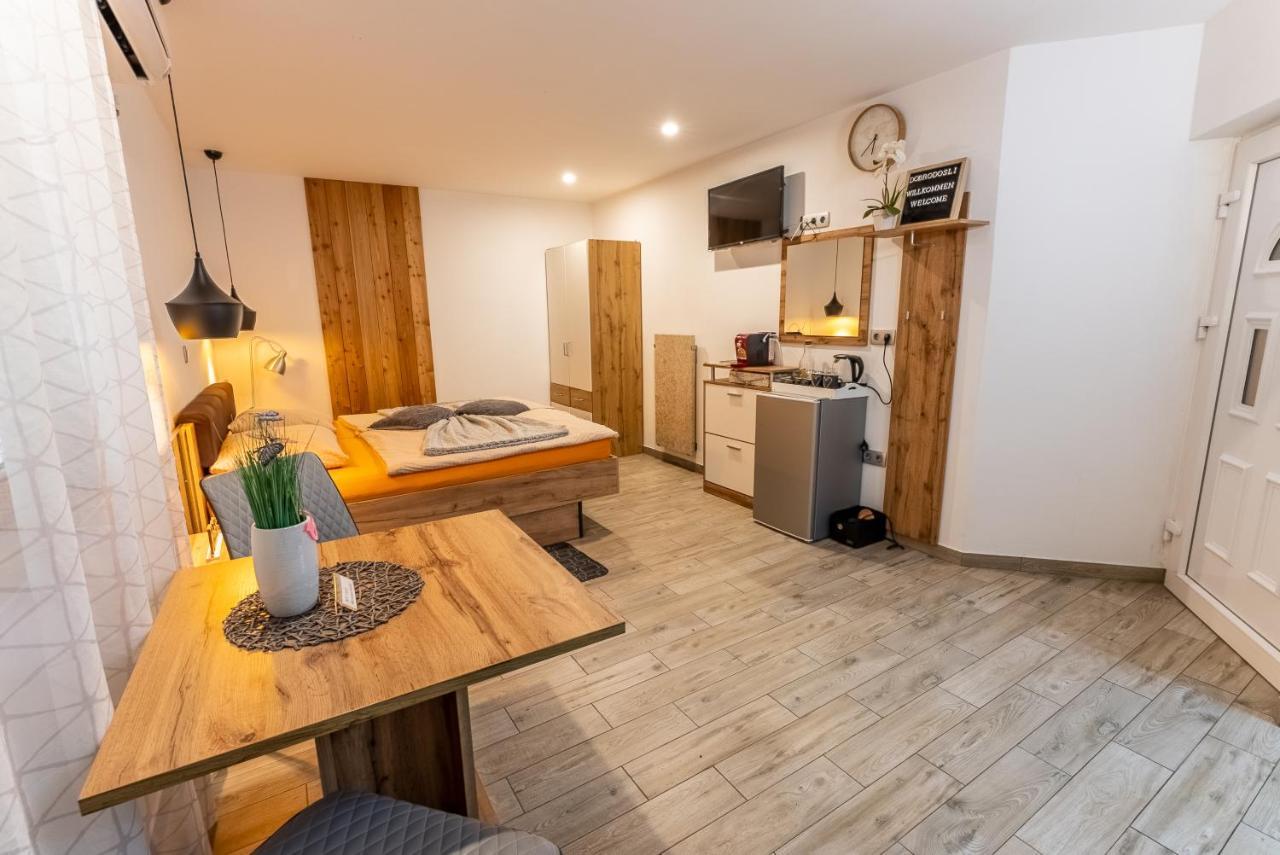 Korosec Apartments And Wellness Centre Мозирє Екстер'єр фото
