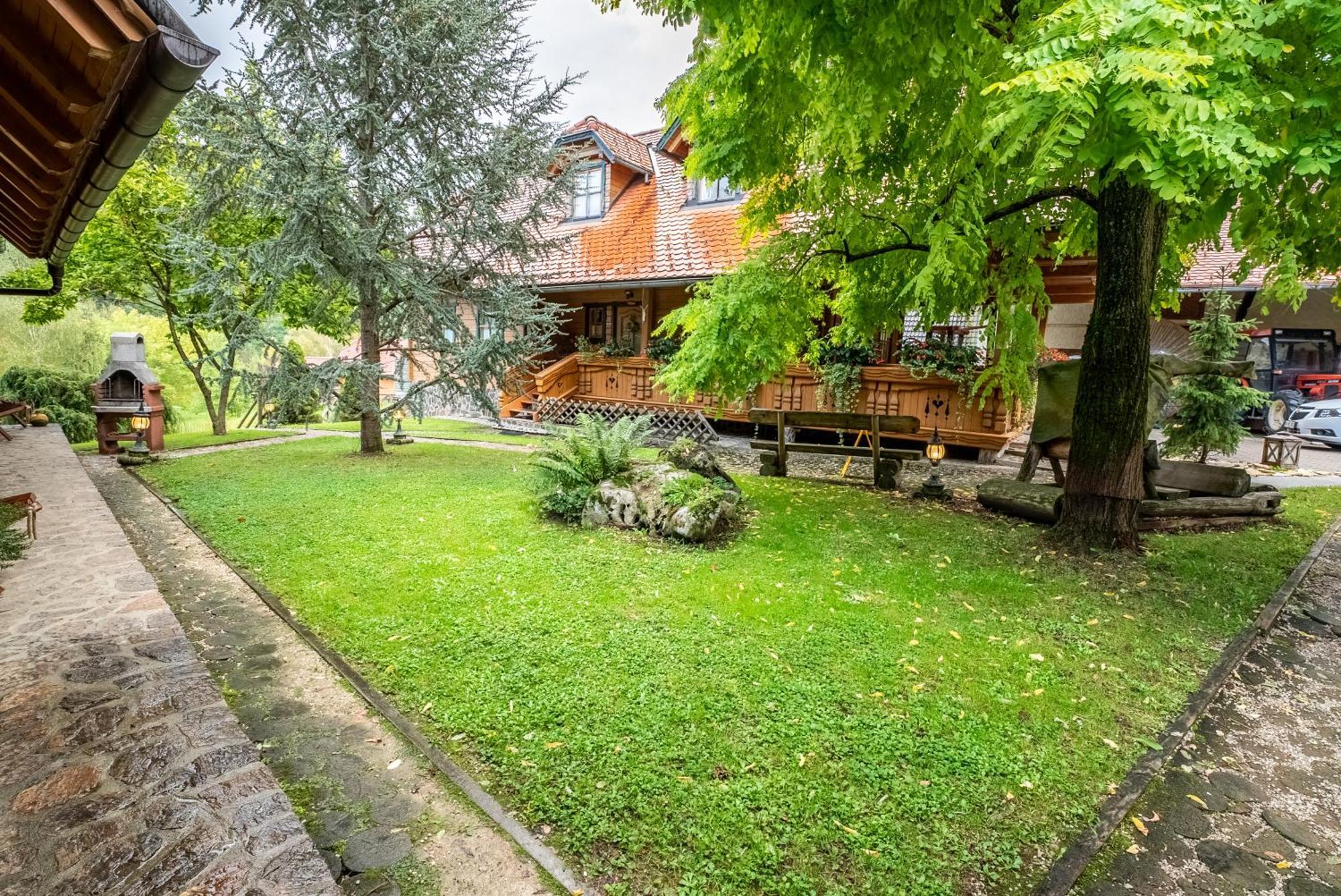 Korosec Apartments And Wellness Centre Мозирє Екстер'єр фото